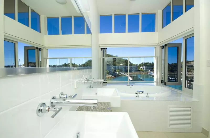 ホテル Beachside Magnetic Harbour Apartments
