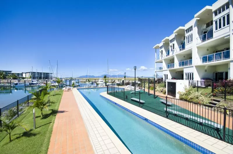 ホテル Beachside Magnetic Harbour Apartments
