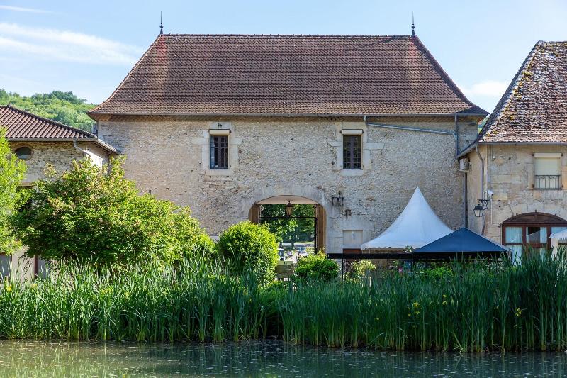 Отель Chateau Chapeau Cornu