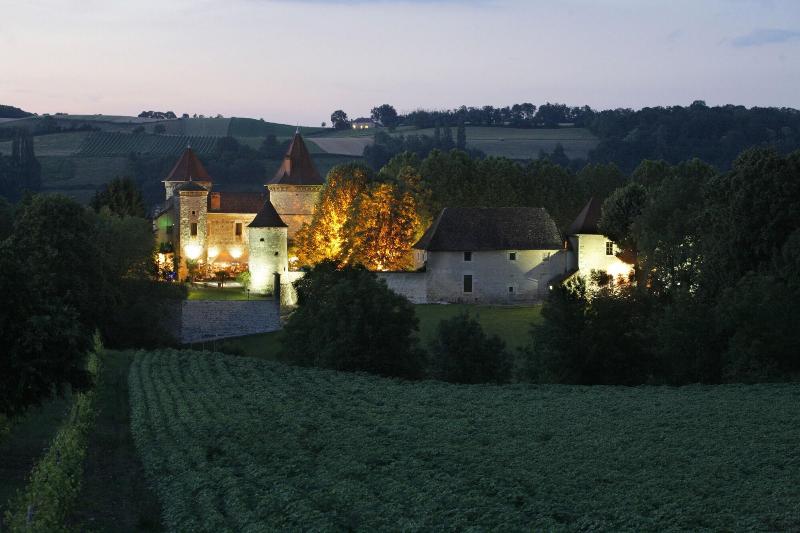 Отель Chateau Chapeau Cornu