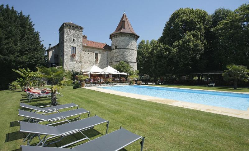 Отель Chateau Chapeau Cornu