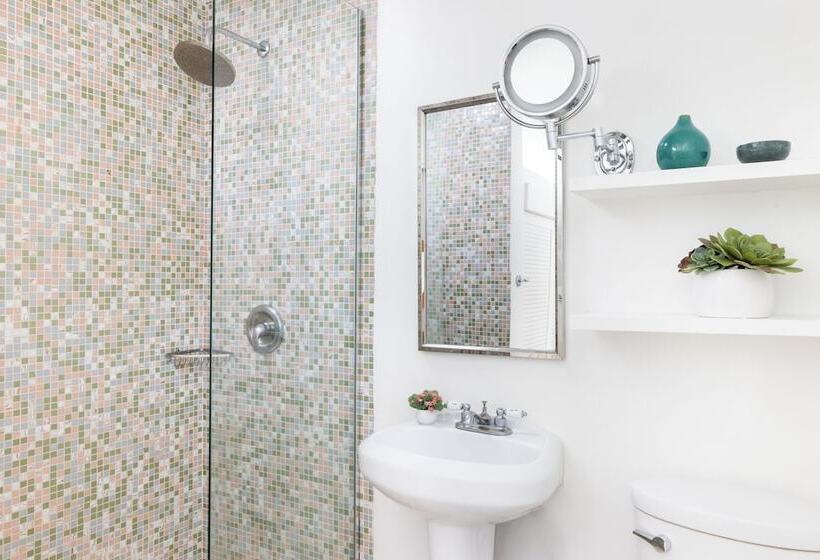 Del Marcos Hotel, A Kirkwood Collection