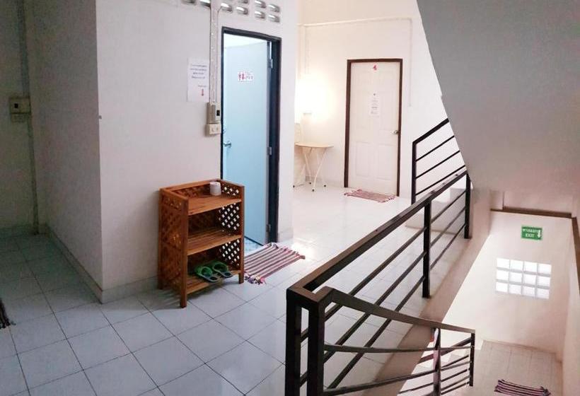 Отель Happy Guesthouse 2