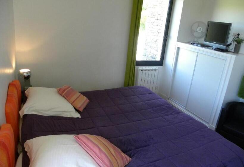 호텔 La Bastie D Urfe