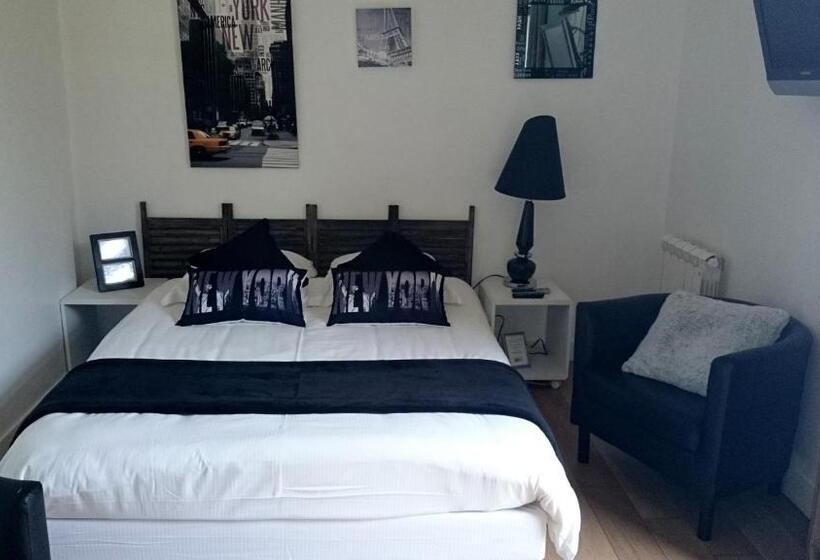 호텔 La Bastie D Urfe