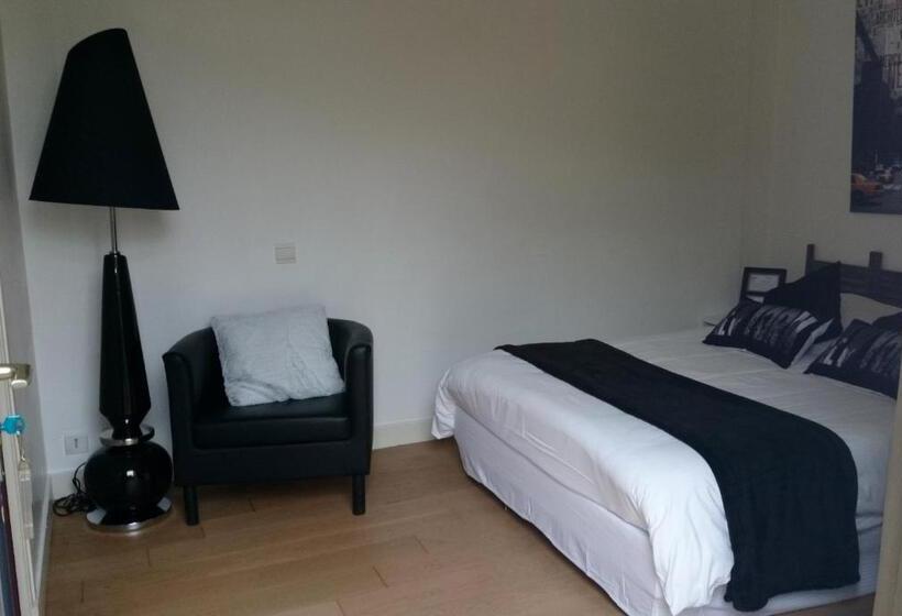 호텔 La Bastie D Urfe