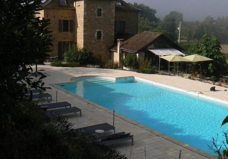 호텔 La Bastie D Urfe