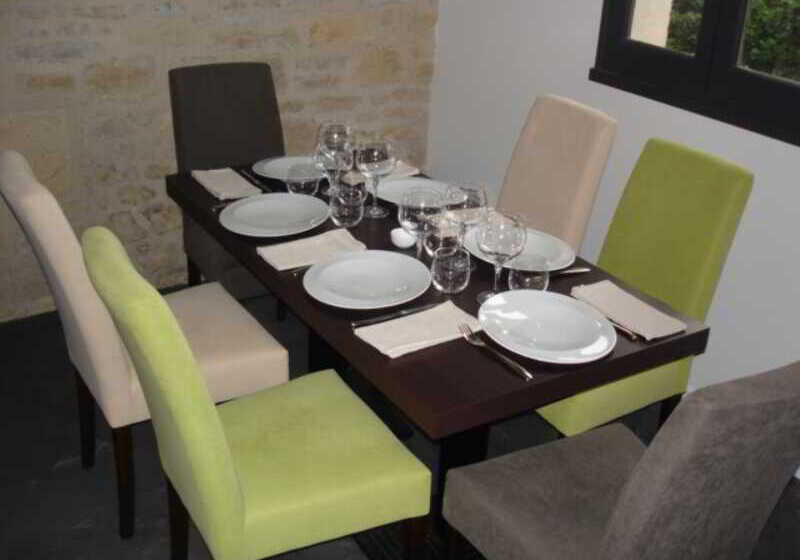 호텔 La Bastie D Urfe