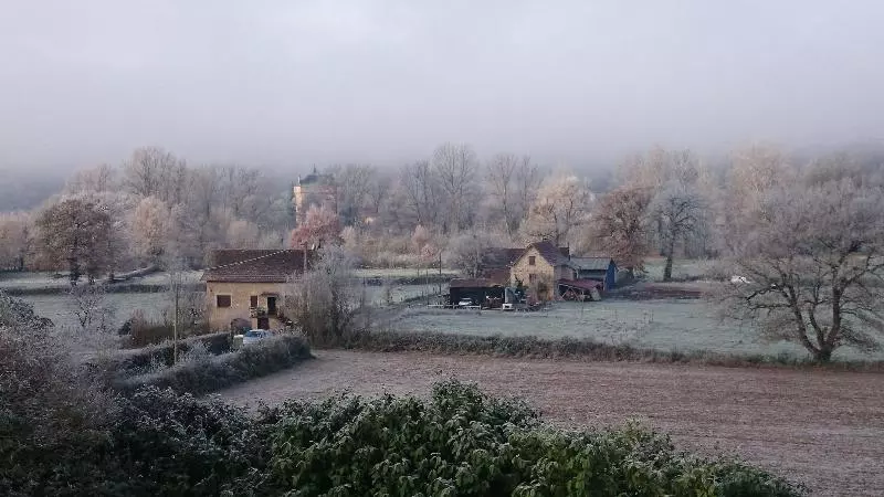 ホテル La Bastie D Urfe