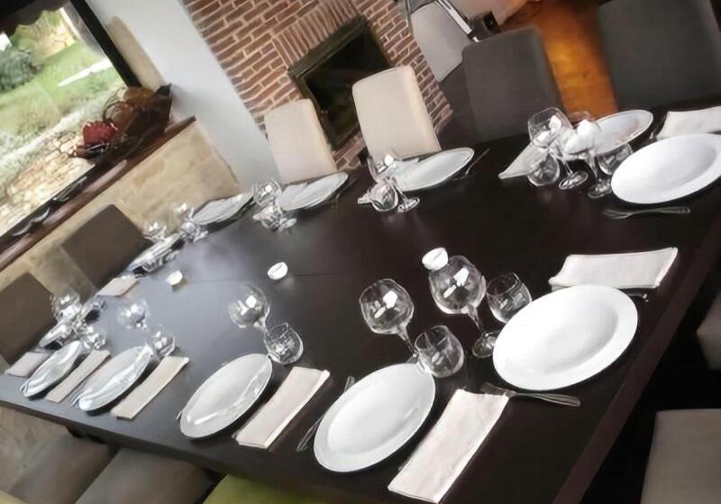 호텔 La Bastie D Urfe