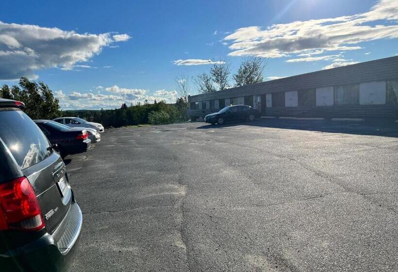 בית מלון כפרי Lively Inn And Suites   Sudbury