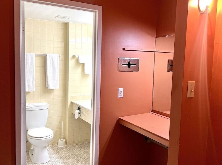 בית מלון כפרי Lively Inn And Suites   Sudbury