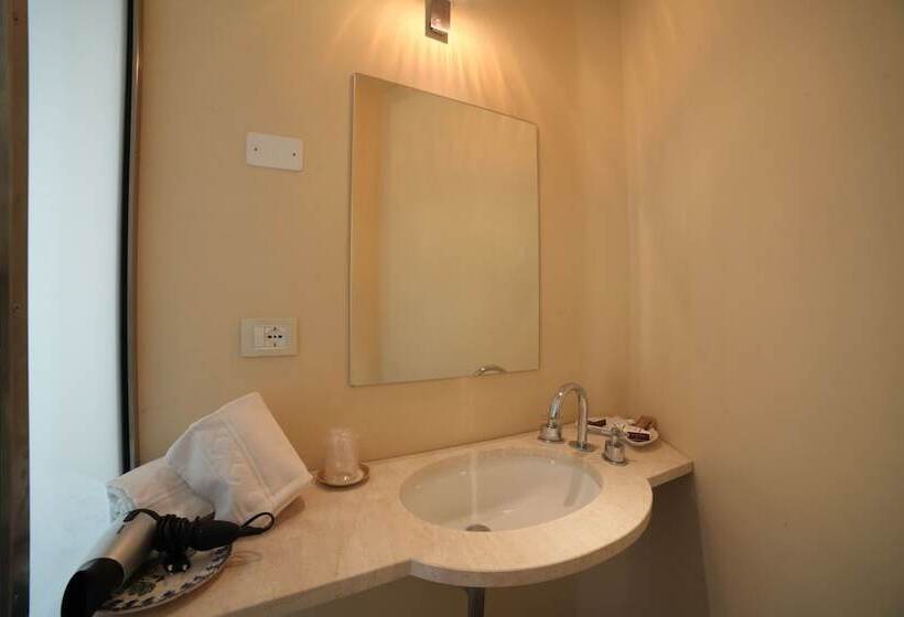 Отель Residenza D Epoca Regina D Arborea