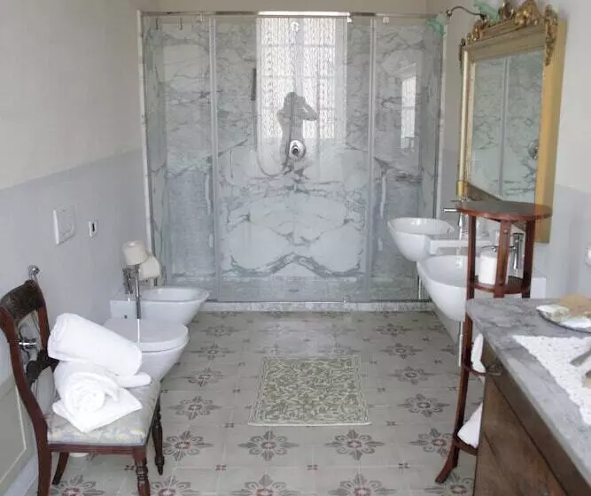 هتل Residenza D Epoca Regina D Arborea