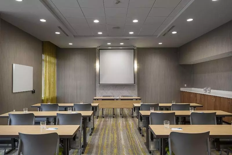 هتل Springhill Suites By Marriott Kalispell