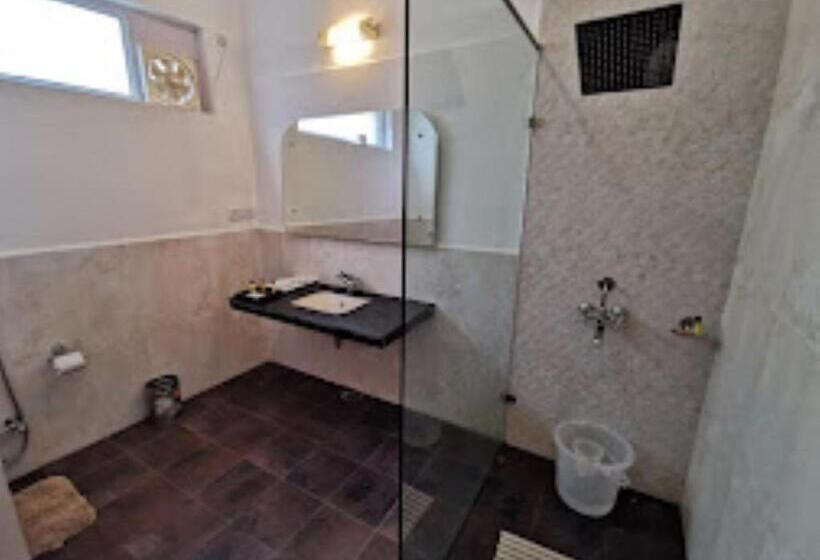 Отель Tiger Lagoon Bandhavgarh