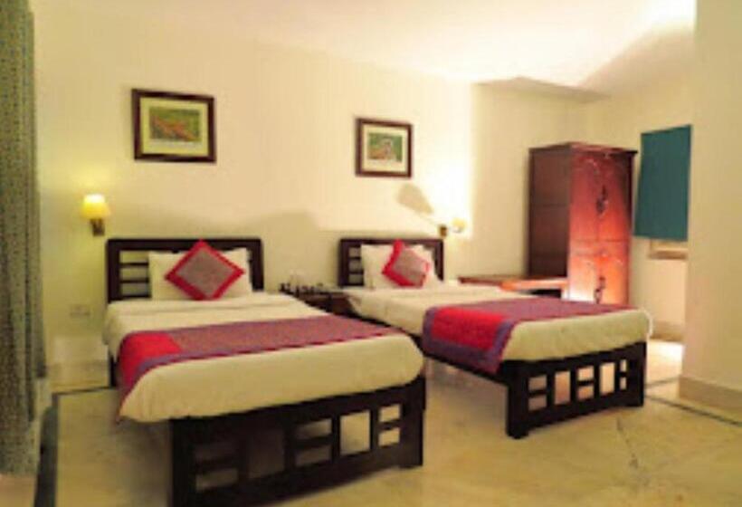 Отель Tiger Lagoon Bandhavgarh