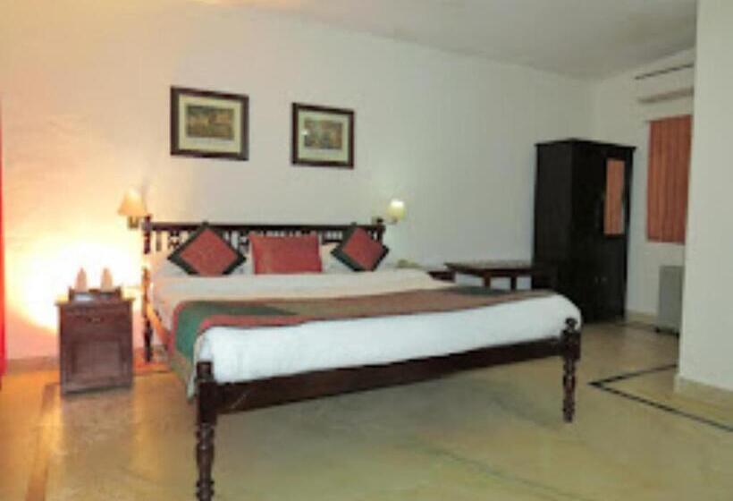 Отель Tiger Lagoon Bandhavgarh