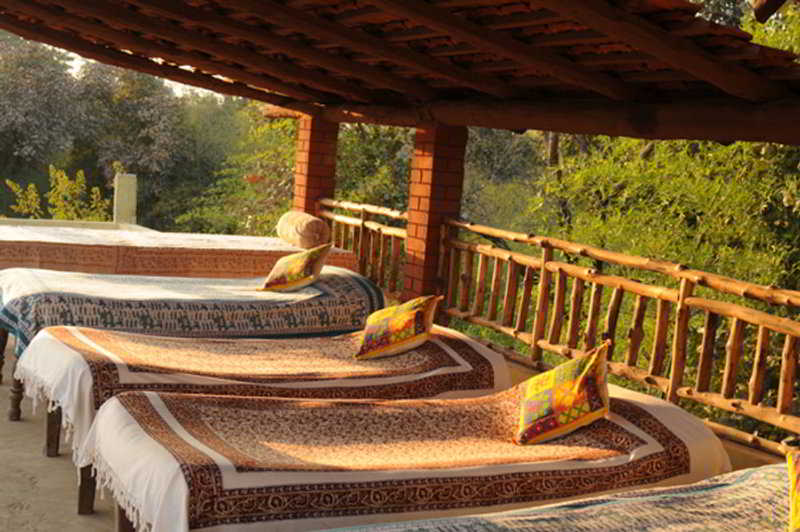 ホテル Welcomheritage Bandhavgarh Jungle Lodge