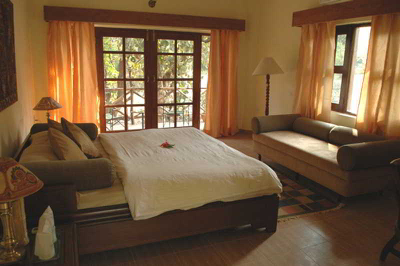 ホテル Welcomheritage Bandhavgarh Jungle Lodge