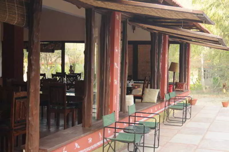 ホテル Welcomheritage Bandhavgarh Jungle Lodge