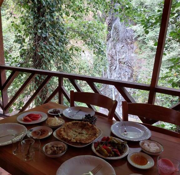 فندق Royal Falls Tati̇l Koyu