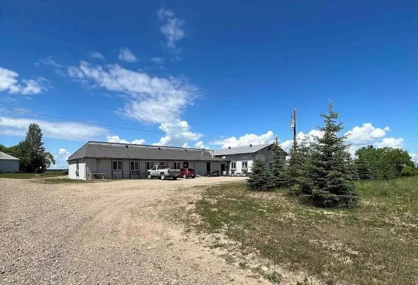 Hotelli The Trail Inn   Yarbo, Sk   Near Esterhazy & Mosaic K1, K2, & K3