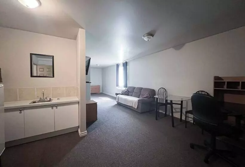 Hotelli The Trail Inn   Yarbo, Sk   Near Esterhazy & Mosaic K1, K2, & K3