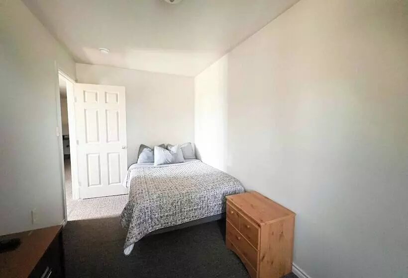 Hotelli The Trail Inn   Yarbo, Sk   Near Esterhazy & Mosaic K1, K2, & K3