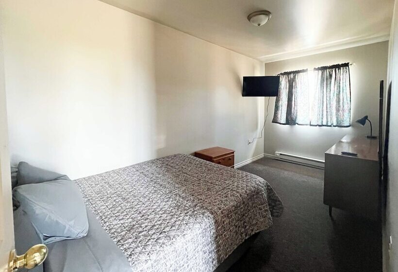 Hotel The Trail Inn   Yarbo, Sk   Near Esterhazy & Mosaic K1, K2, & K3