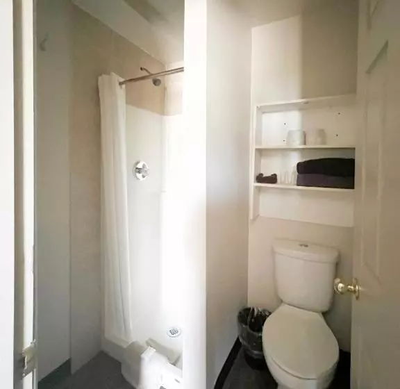 Hotelli The Trail Inn   Yarbo, Sk   Near Esterhazy & Mosaic K1, K2, & K3