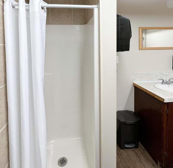 Hotel The Trail Inn   Yarbo, Sk   Near Esterhazy & Mosaic K1, K2, & K3