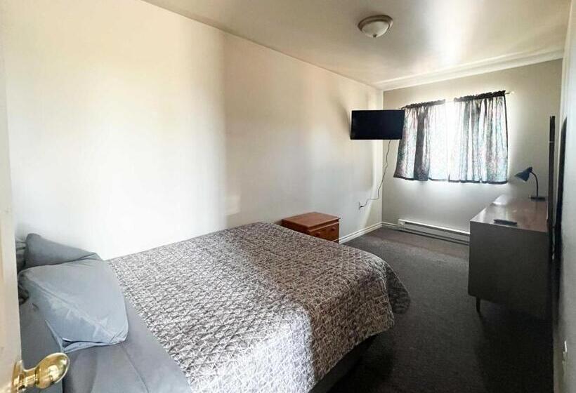 Hotel The Trail Inn   Yarbo, Sk   Near Esterhazy & Mosaic K1, K2, & K3