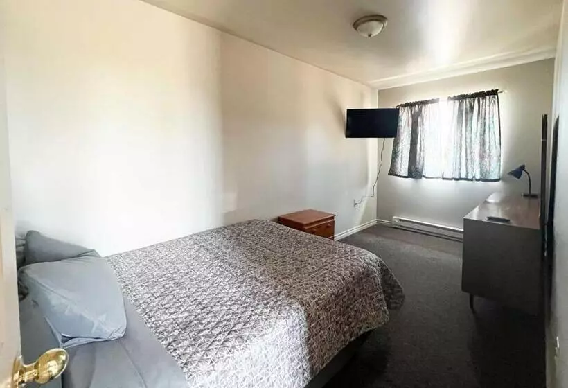 Hotelli The Trail Inn   Yarbo, Sk   Near Esterhazy & Mosaic K1, K2, & K3