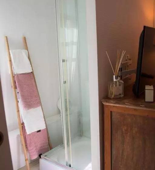 Majatalo Les Demoiselles