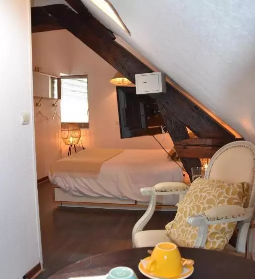 Majatalo Les Demoiselles