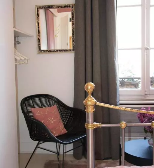 Majatalo Les Demoiselles