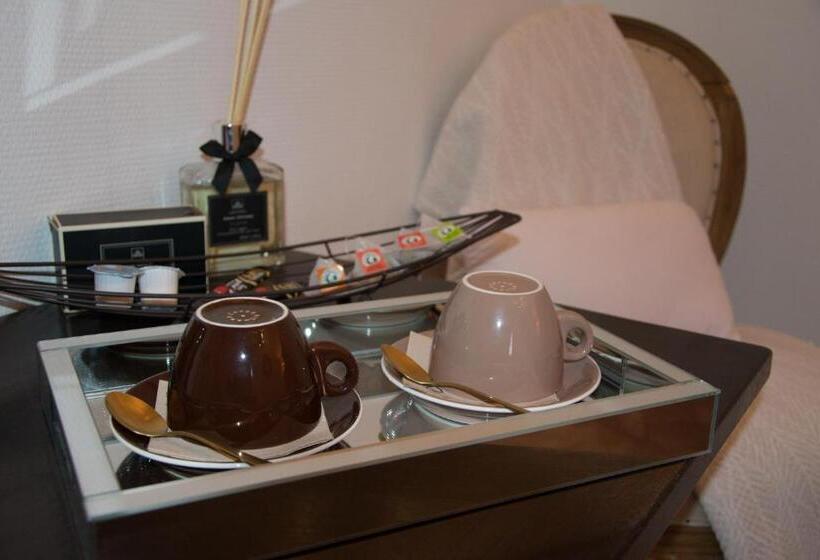 פנסיון Les Demoiselles