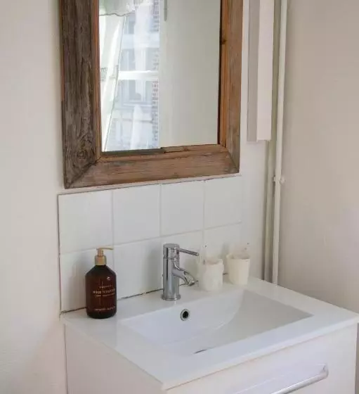 Majatalo Les Demoiselles