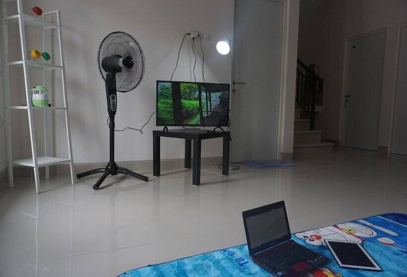 Pension Surabaya Homey Near Airport