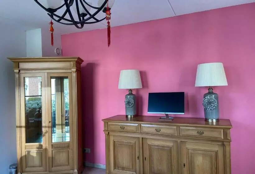 No Bathroom B&b