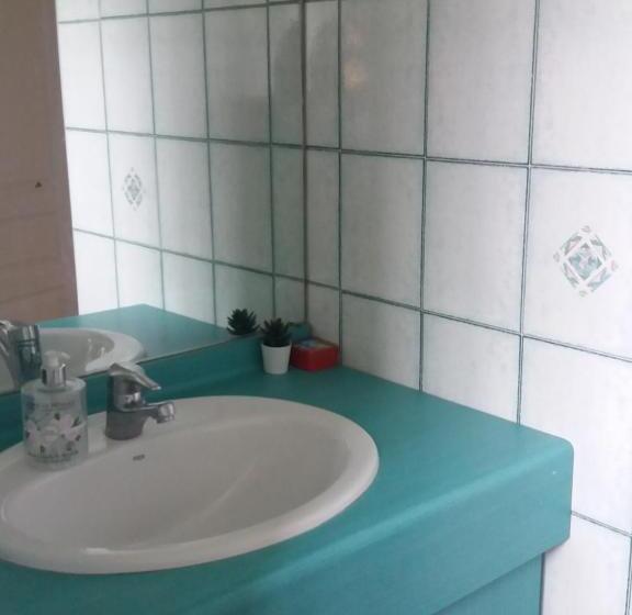 مبيت وإفطار Chambre Dans Maison Avec Piscine Et Cuisine