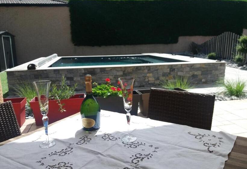 مبيت وإفطار Chambre Dans Maison Avec Piscine Et Cuisine