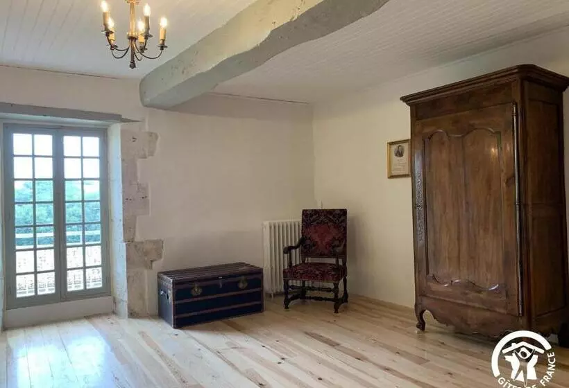 ベッドアンドブレックファースト Château De Gardès