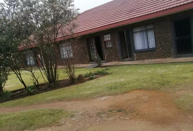 Majatalo Oteng Guest House