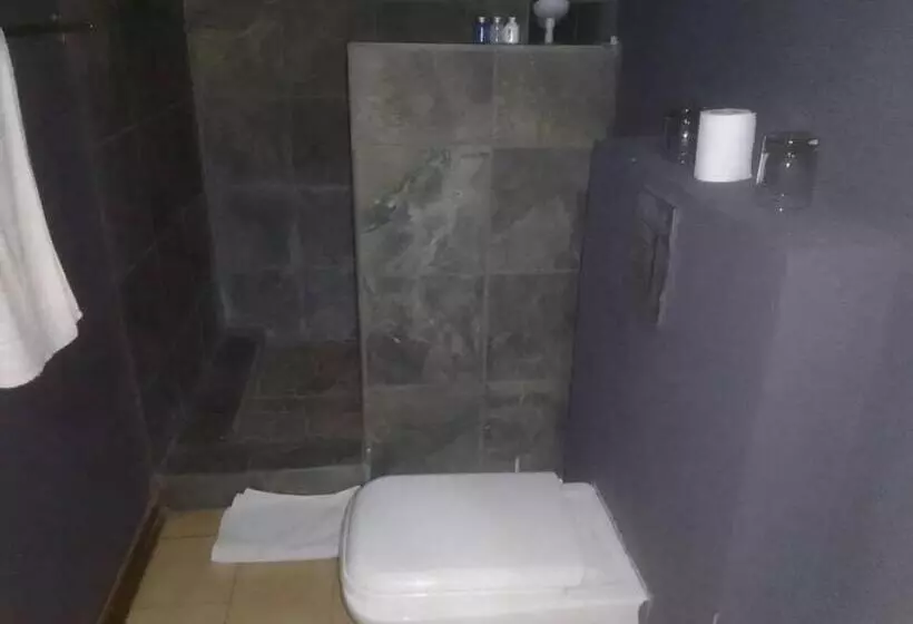 Majatalo Oteng Guest House