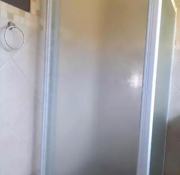 Majatalo Oteng Guest House