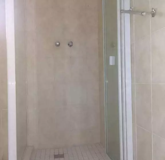 Majatalo Oteng Guest House