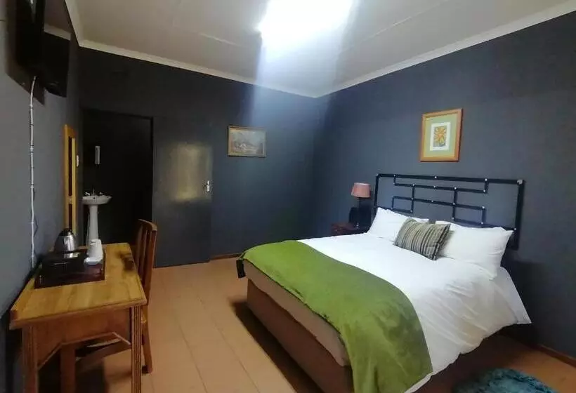 Majatalo Oteng Guest House