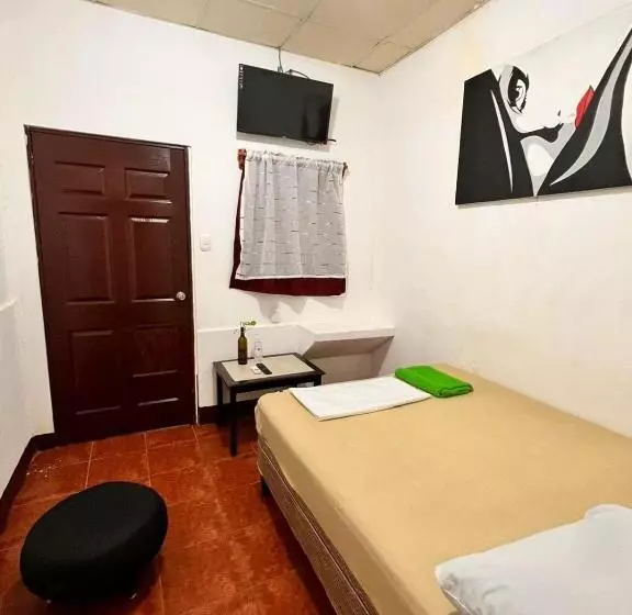 هاستل 8 Habitaciones